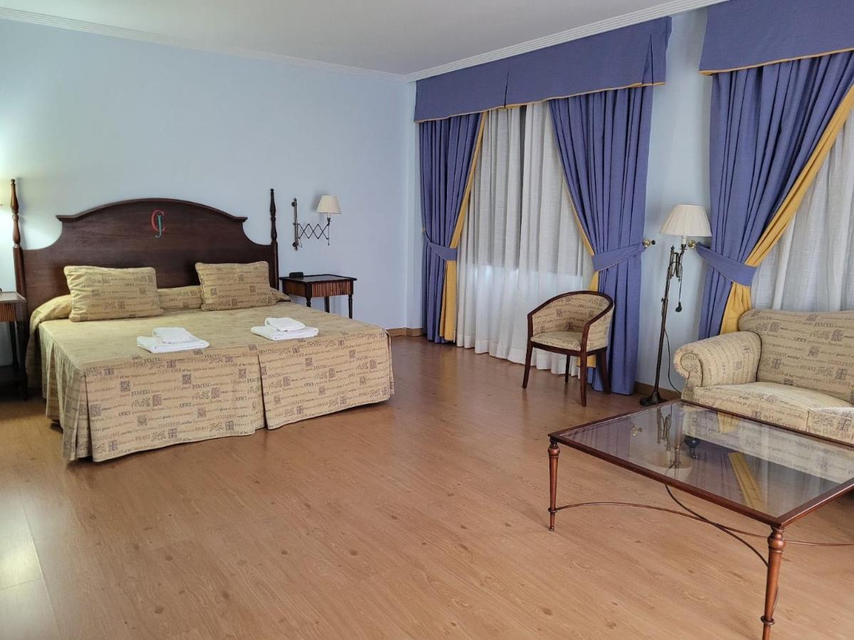 Hospedium Hotel Dona Mafalda De Castilla بلاسينثيا المظهر الخارجي الصورة