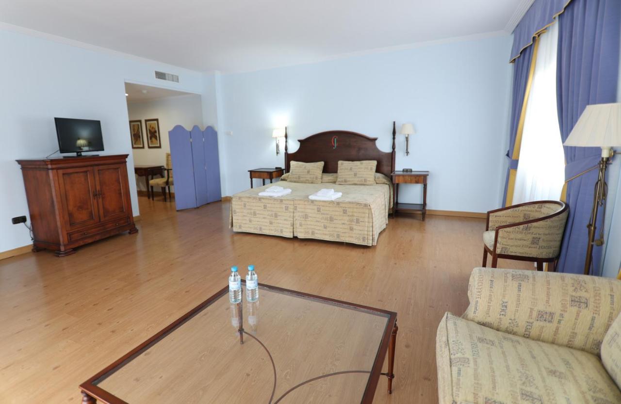 Hospedium Hotel Dona Mafalda De Castilla بلاسينثيا المظهر الخارجي الصورة