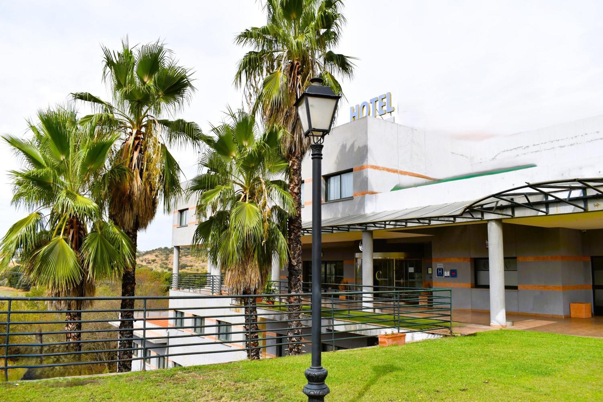 Hospedium Hotel Dona Mafalda De Castilla بلاسينثيا المظهر الخارجي الصورة